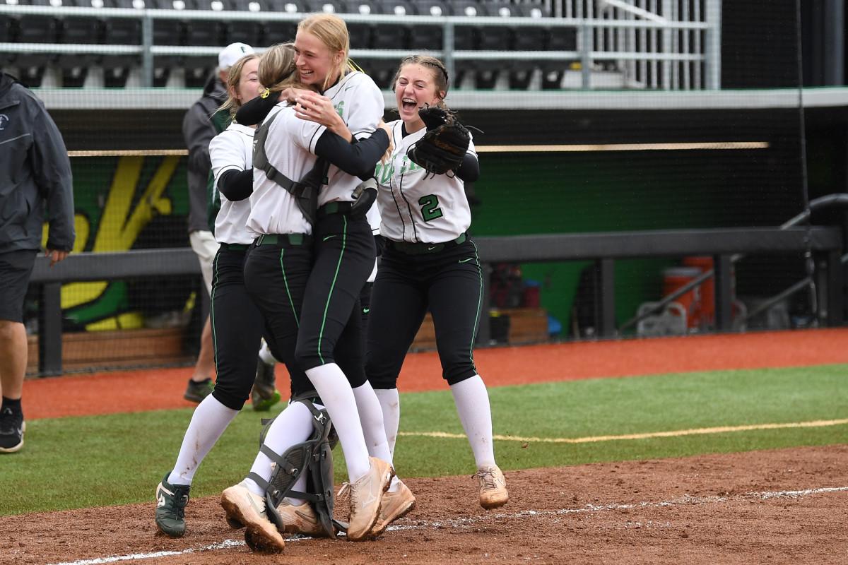 r Pendleton Wilsonville 5A softball final Leon Neuschwander 19